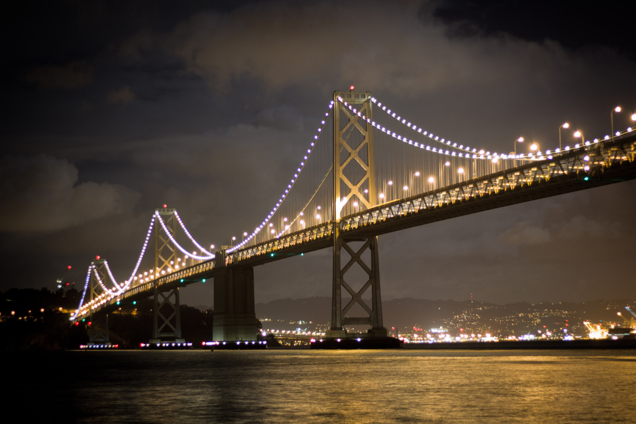 Went out to shoot some pictures of San Francisco last night. Had lots of fun, froze my fingers, and took some pretty nice shots.